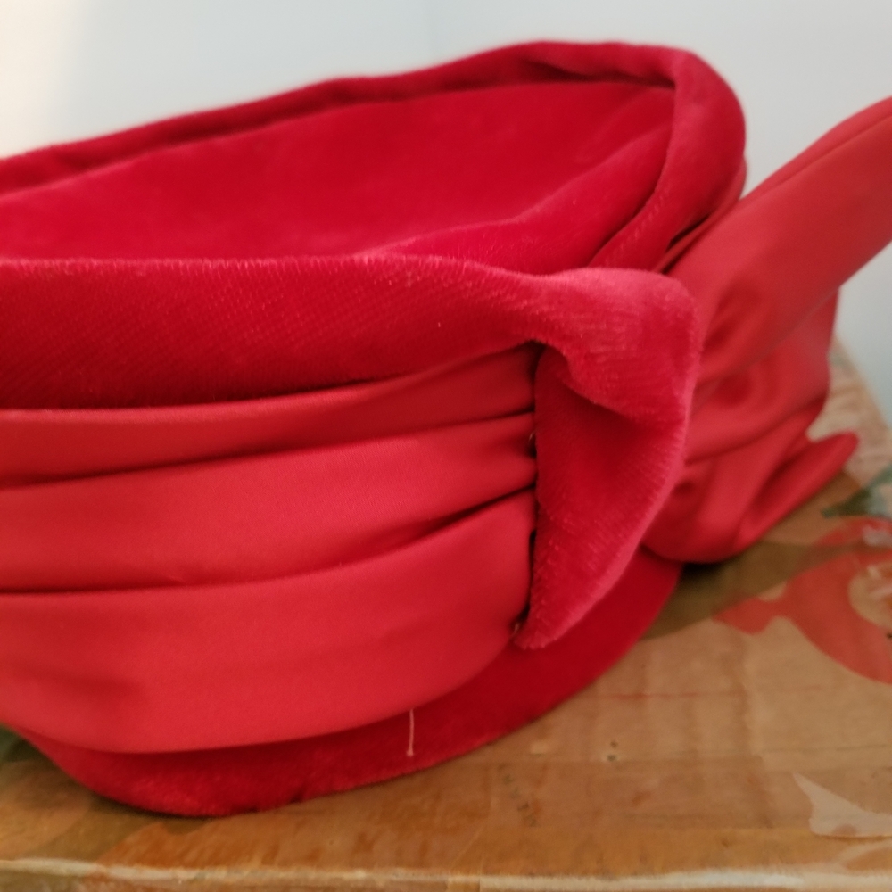 Elegant Red Women's Hat - Picture 6 of 6